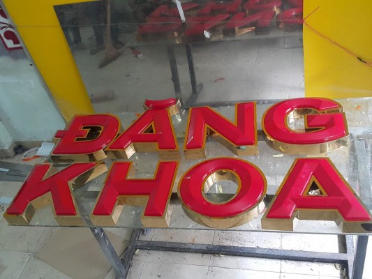 Chữ nổi mica vô cùng ấn tượng