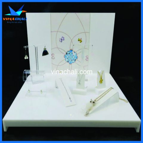 Kệ mica trưng bày trang sức 5